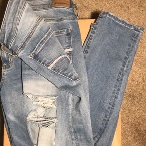 American Eagle ripped style jean